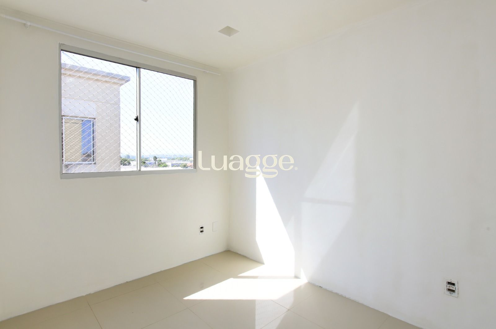 Apartamento 2 Dormitórios com 1 Vaga no Sarandi