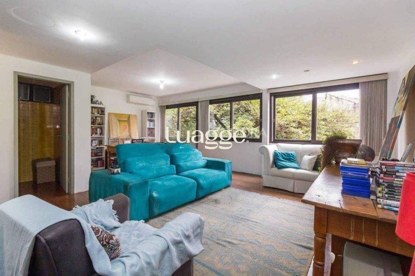Apartamento à venda com 3 quartos, 143m² - Foto 2