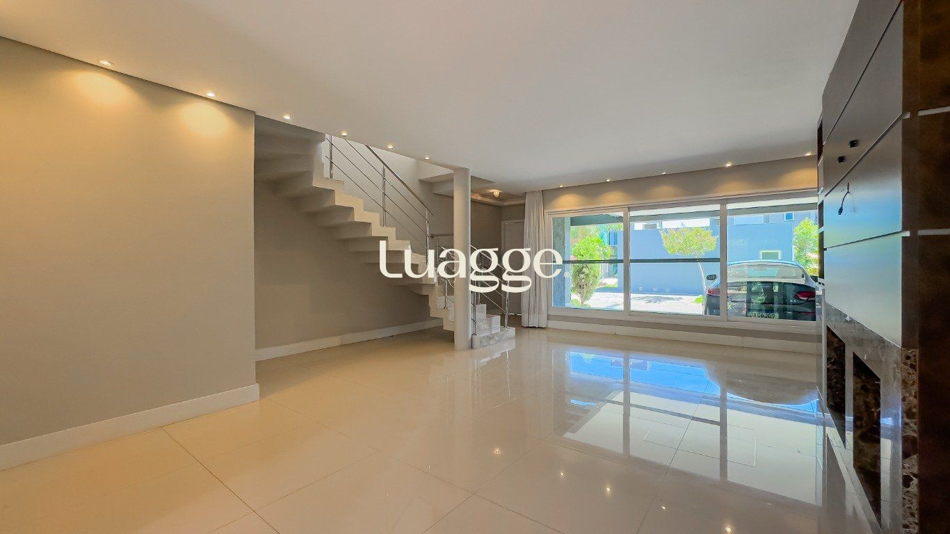 Casa de Condomínio à venda com 3 quartos, 236m² - Foto 3
