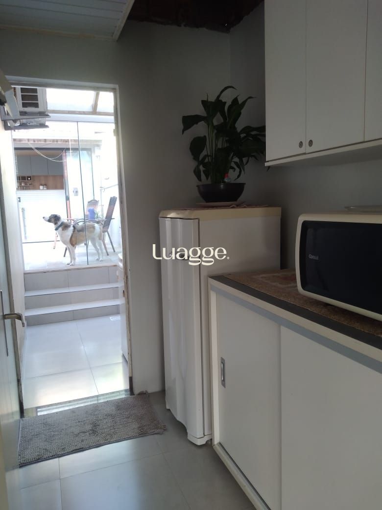 Casa à venda com 3 quartos, 63m² - Foto 7