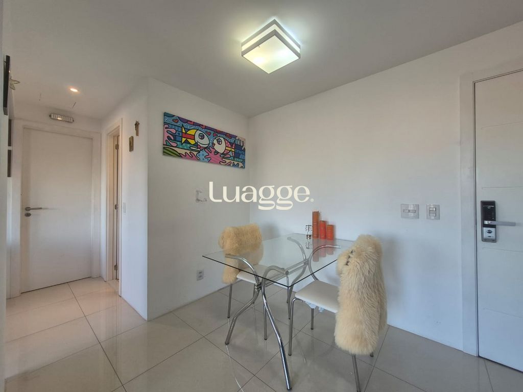 Apartamento à venda com 2 quartos, 67m² - Foto 8