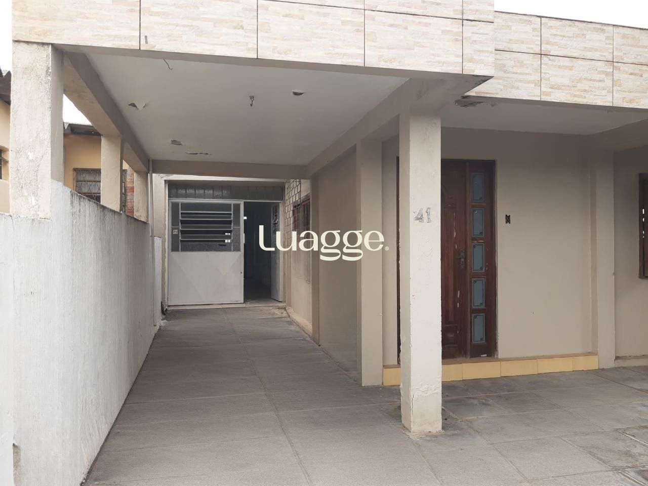 Casa de 2 Quartos e 2  vagas de garagem no Parque Granja em Cachoeirinha.