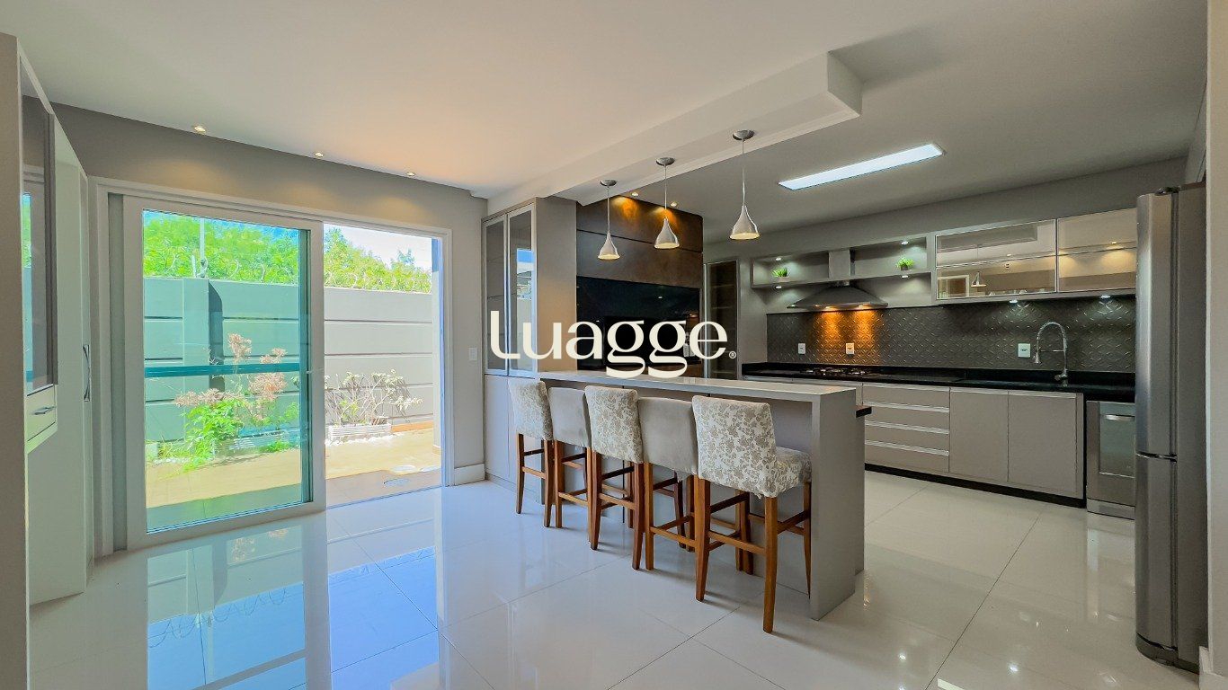 Casa de Condomínio à venda com 3 quartos, 236m² - Foto 7