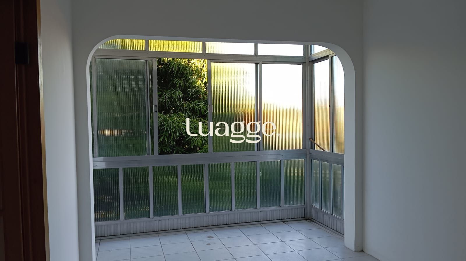 Apartamento à venda com 3 quartos, 131m² - Foto 2