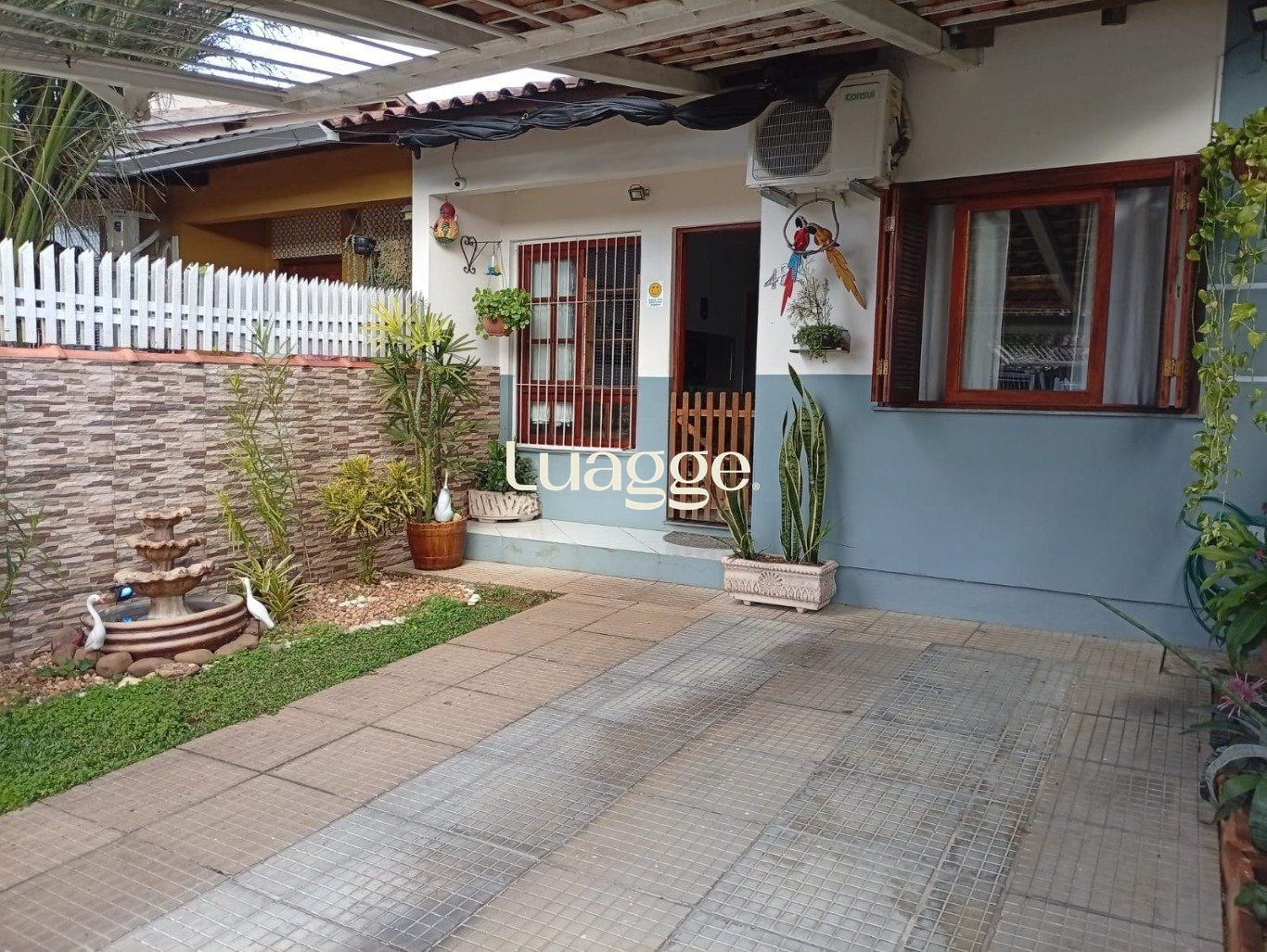 Casa de 2 dormitórios, 1 vaga de garagem, no Bairro Olaria em Canoas