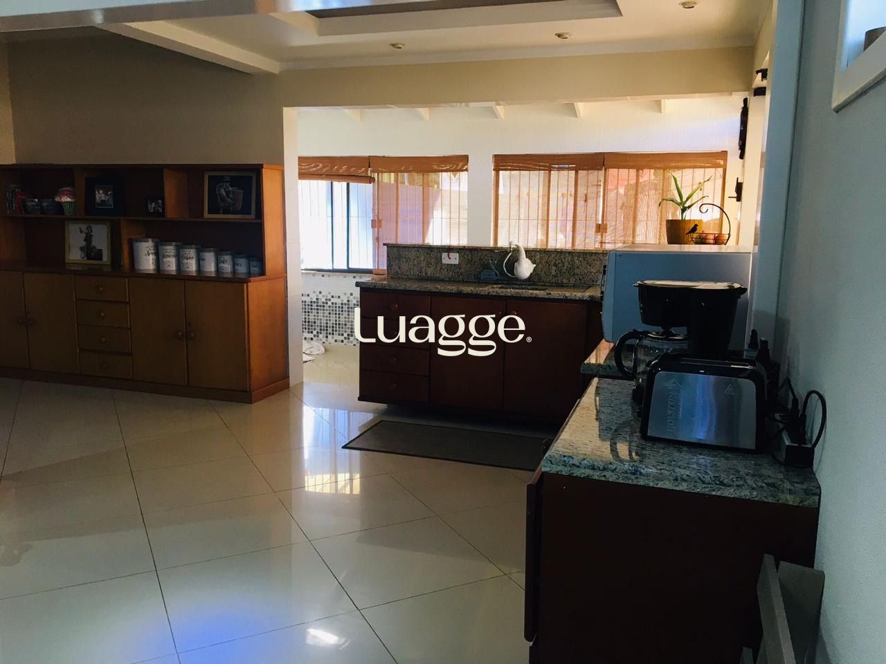 Casa à venda com 3 quartos, 316m² - Foto 14