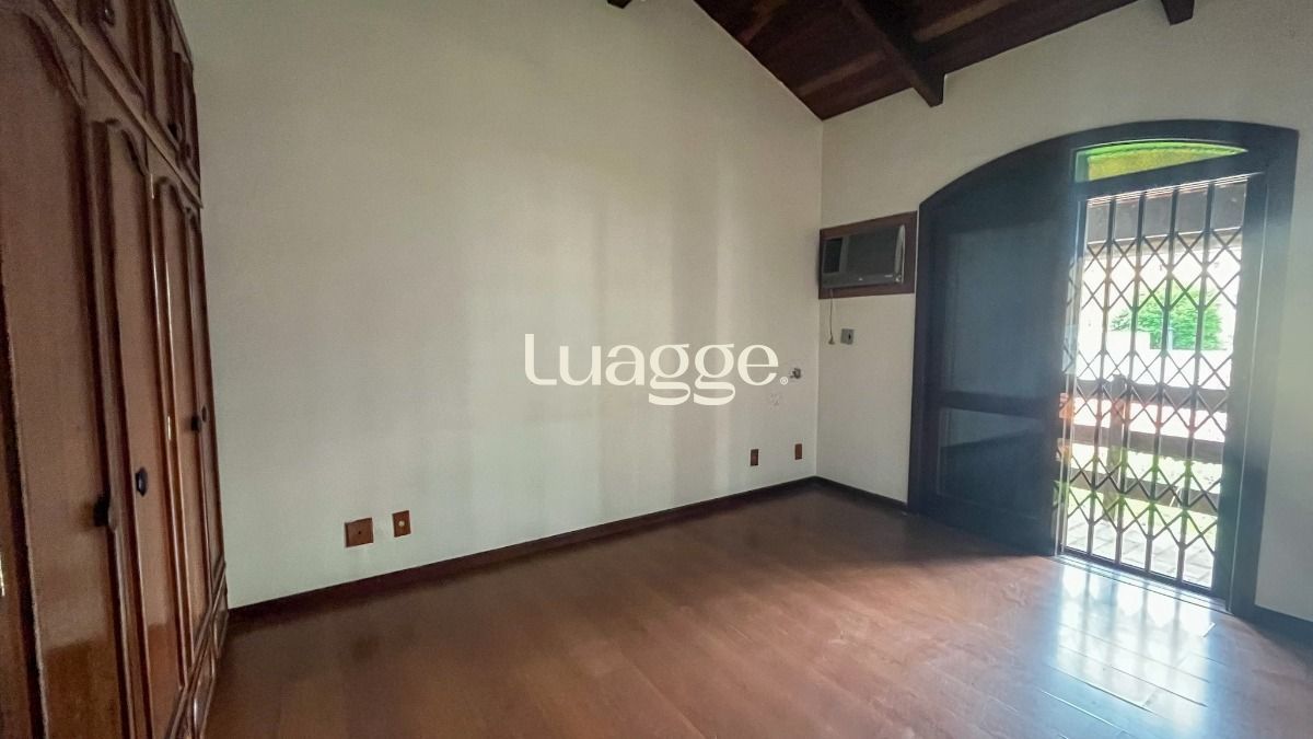 Casa à venda com 5 quartos, 389m² - Foto 17