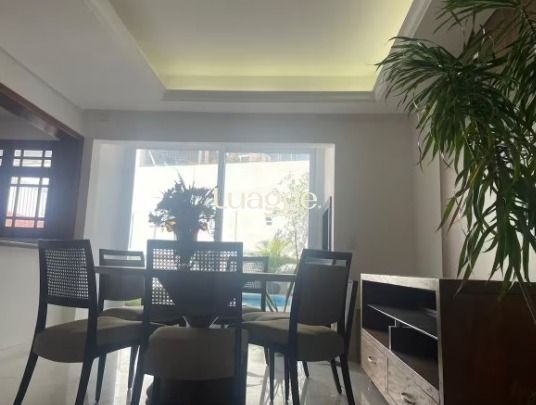 Casa à venda com 3 quartos, 286m² - Foto 11