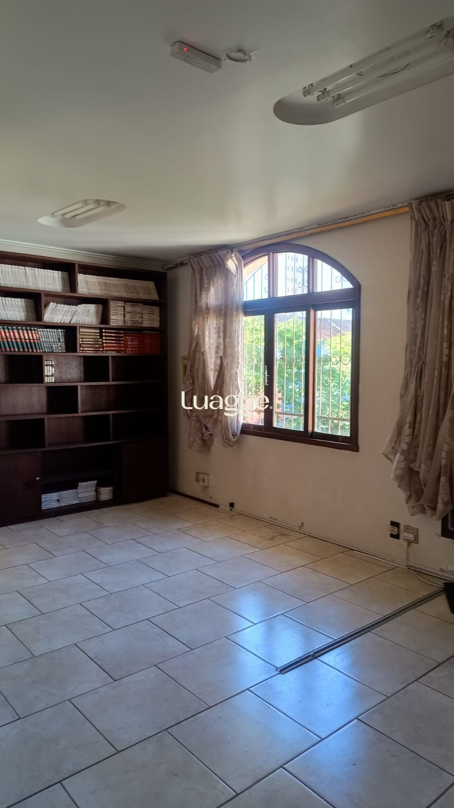 Casa à venda com 3 quartos, 352m² - Foto 14