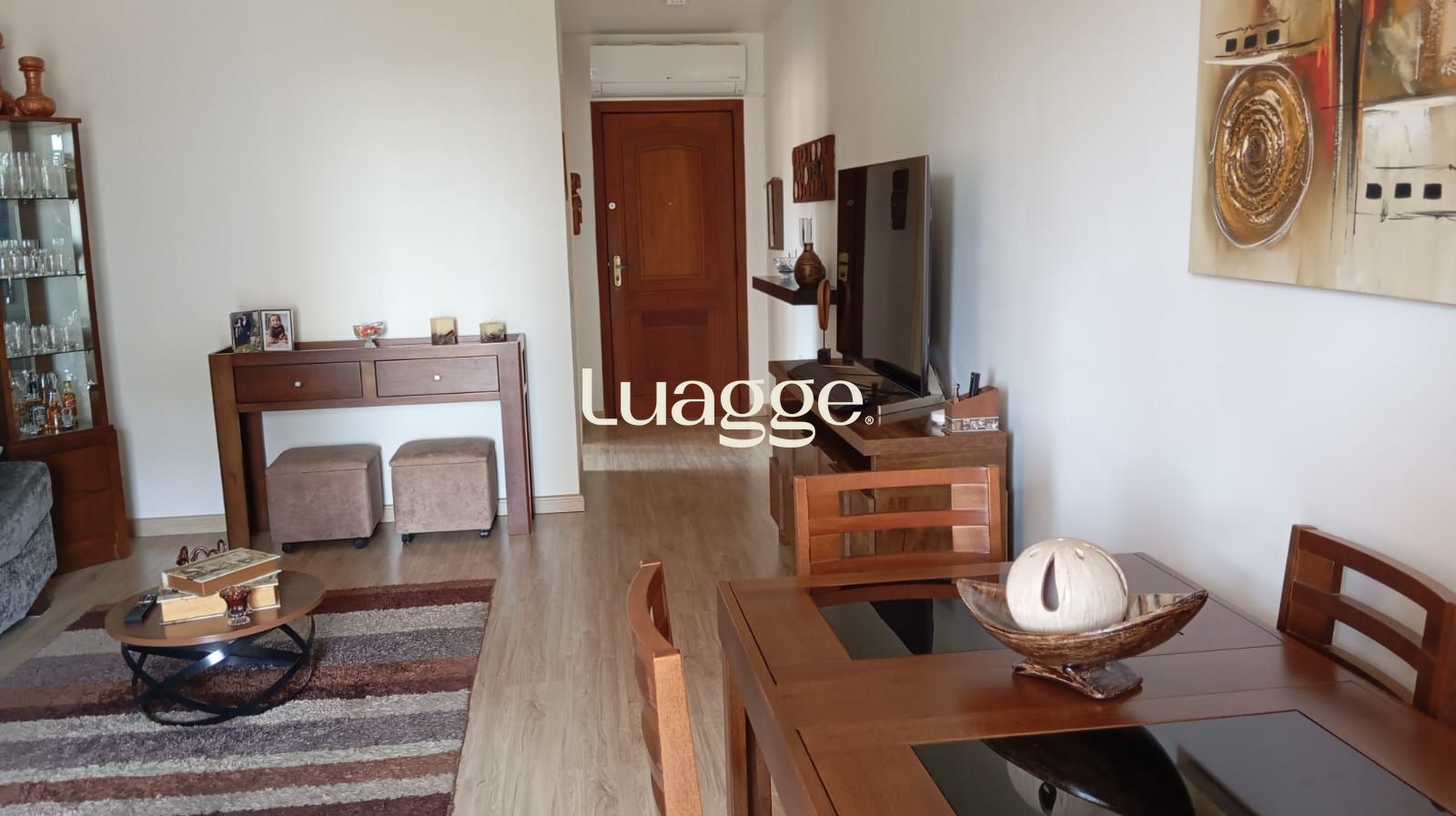 Apartamento à venda com 3 quartos, 107m² - Foto 2