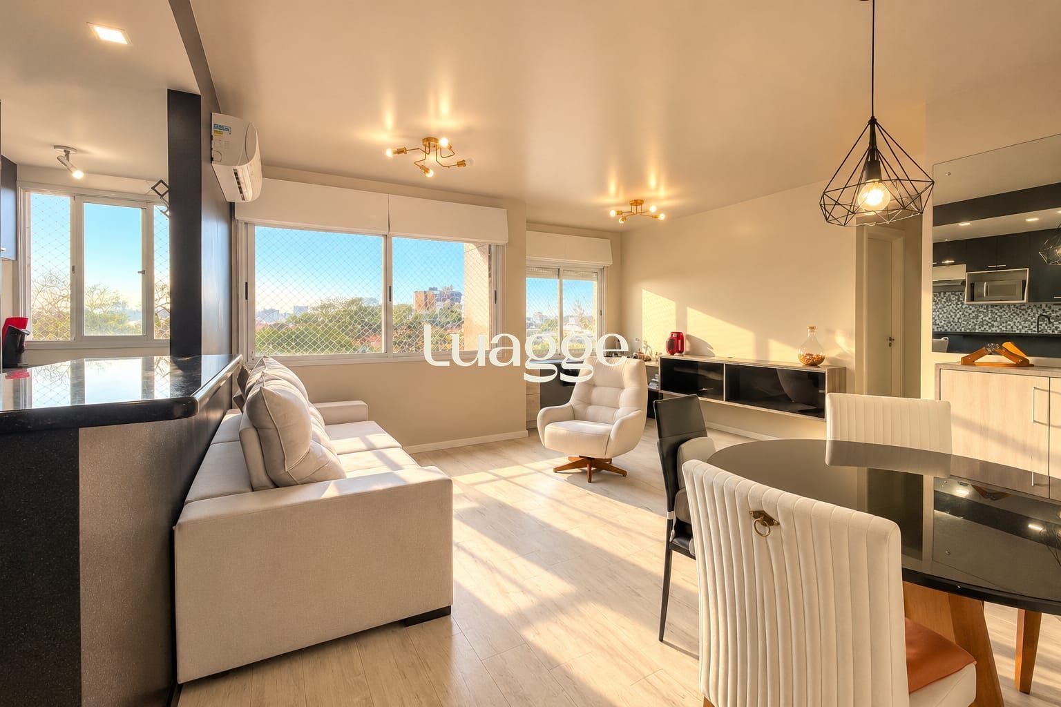 Apartamento com 2 quartos, vaga, mobiliado e elevador no bairro Vila Ipiranga