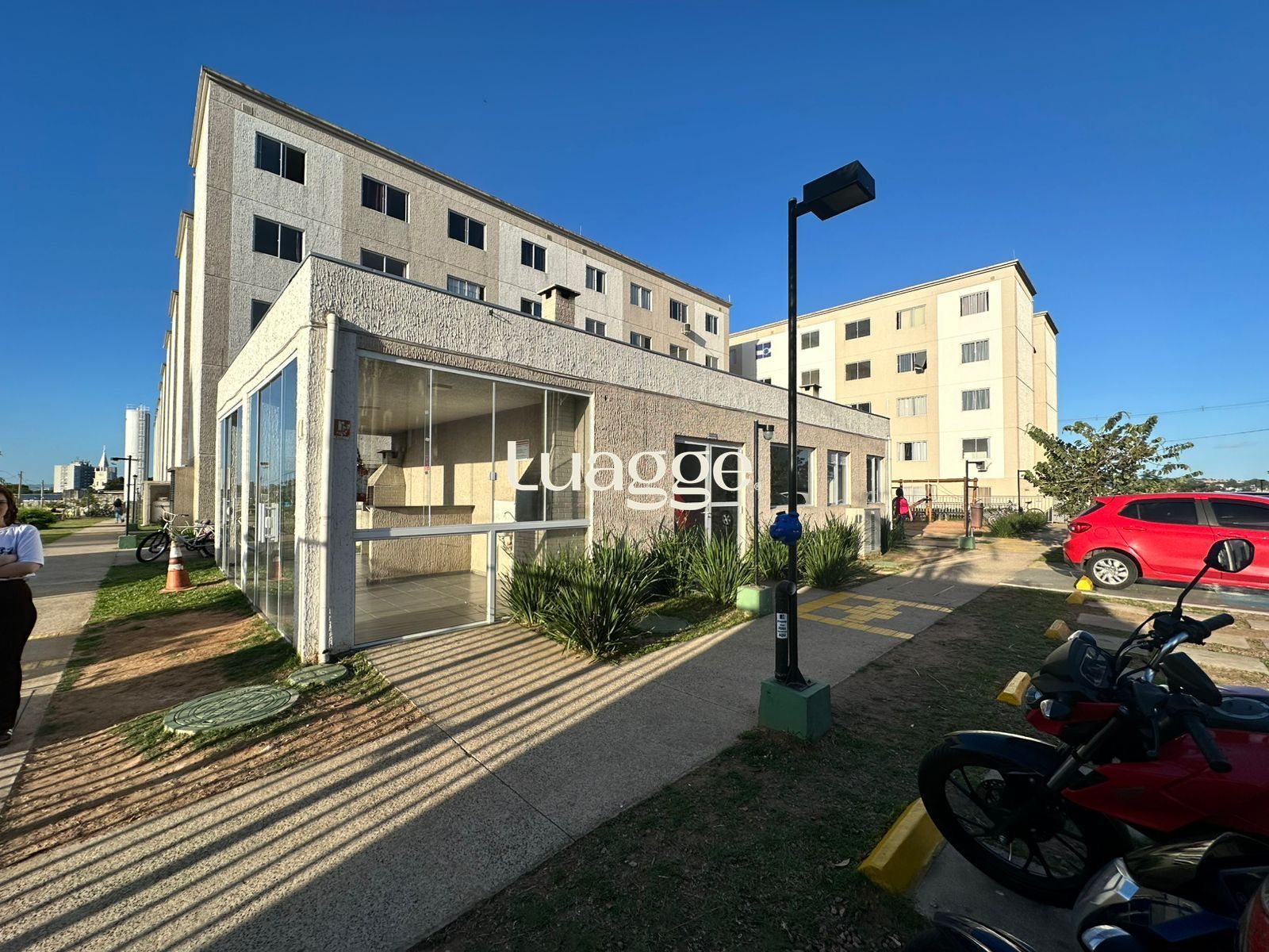 Apartamento 2 dormitórios com 1 vaga Bairro Rubem Berta Porto Alegre