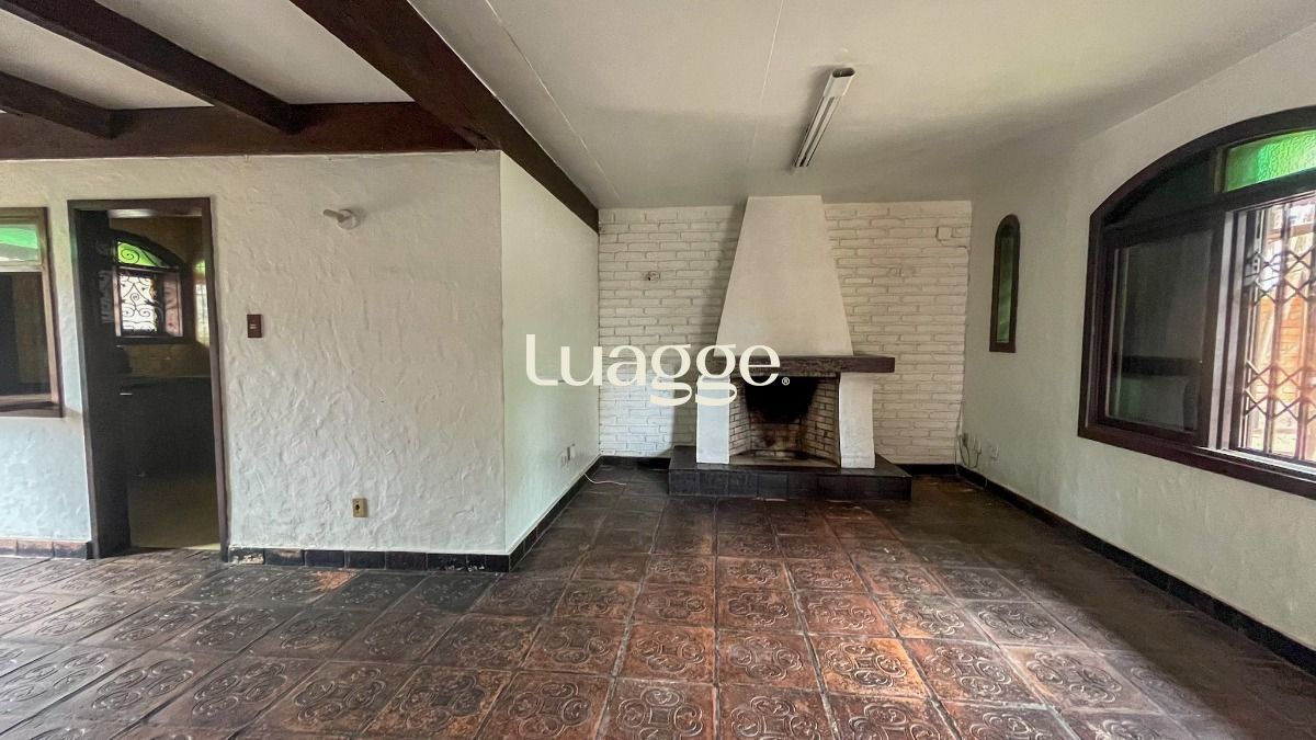 Casa à venda com 5 quartos, 389m² - Foto 9