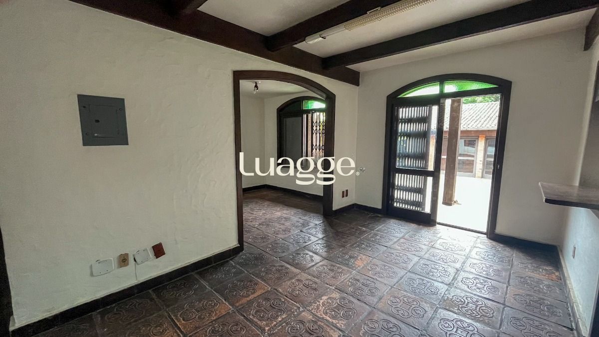 Casa à venda com 5 quartos, 389m² - Foto 5