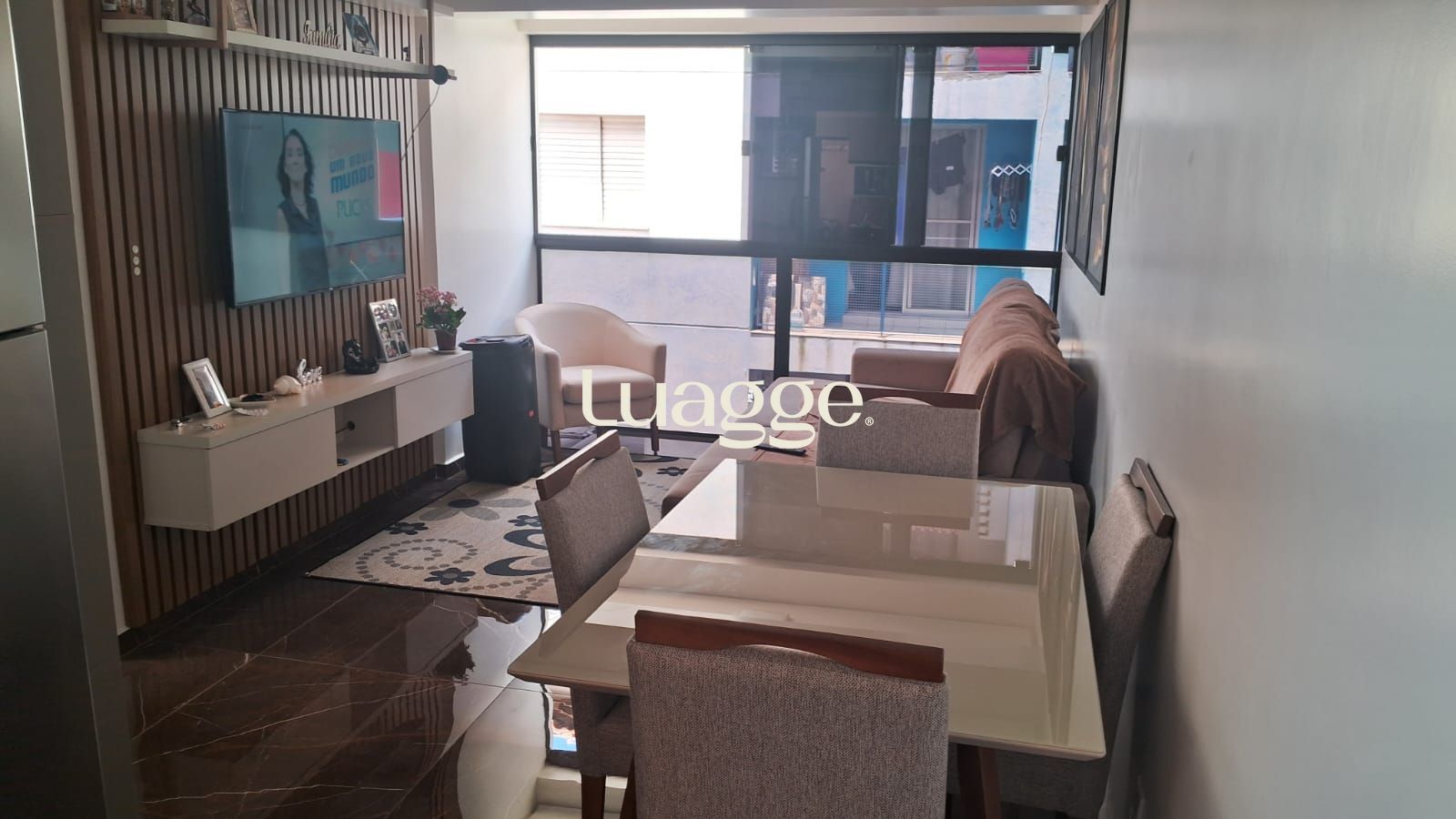 Apartamento à venda com 2 quartos, 49m² - Foto 2