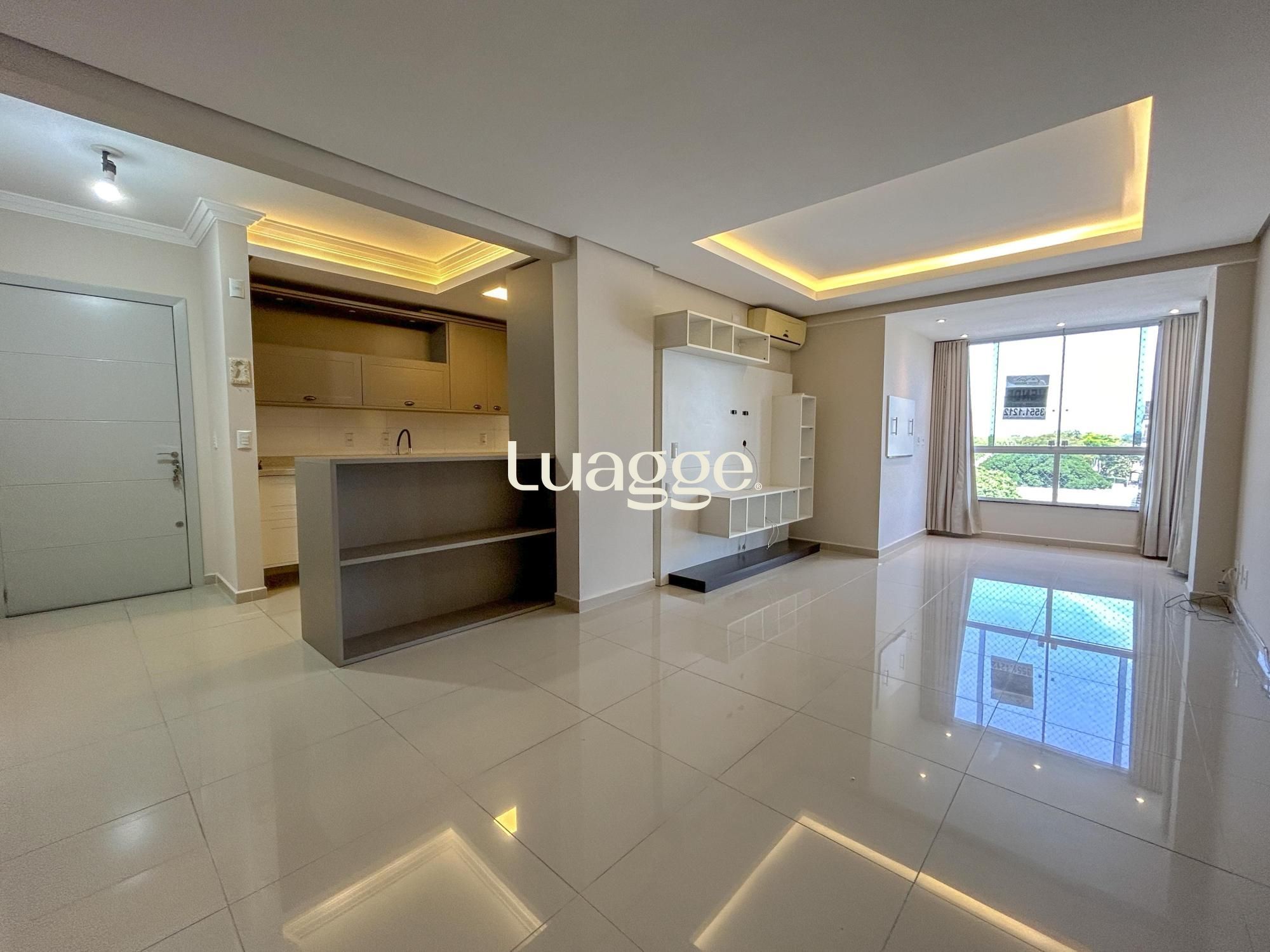 Apartamento à venda com 3 quartos, 112m² - Foto 1