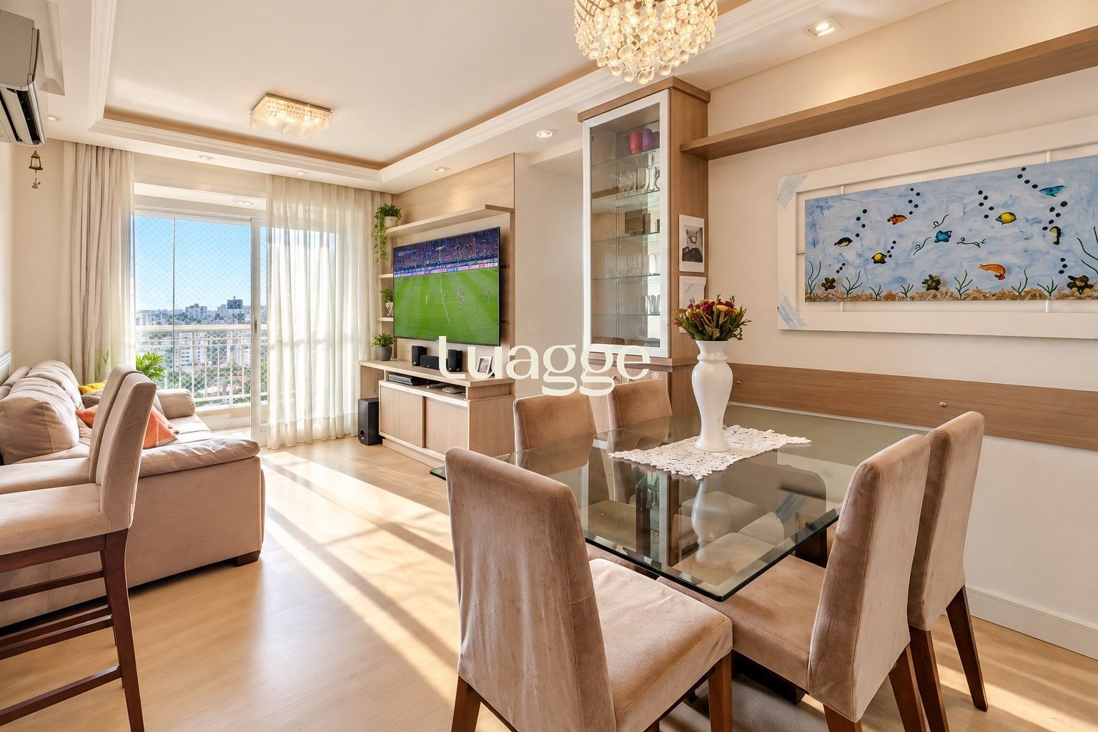 Apartamento de 3 quartos, suíte, elevador e 2 vagas no bairro Vila Ipiranga
