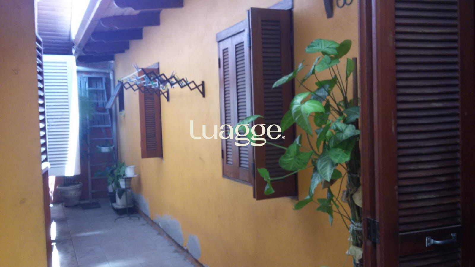 Casa à venda com 3 quartos, 111m² - Foto 1