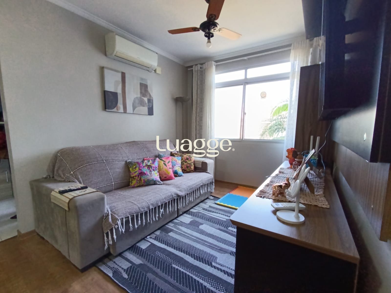 Apartamento semi mobiliado de 3 quartos e 1 vaga no bairro Sarandi.