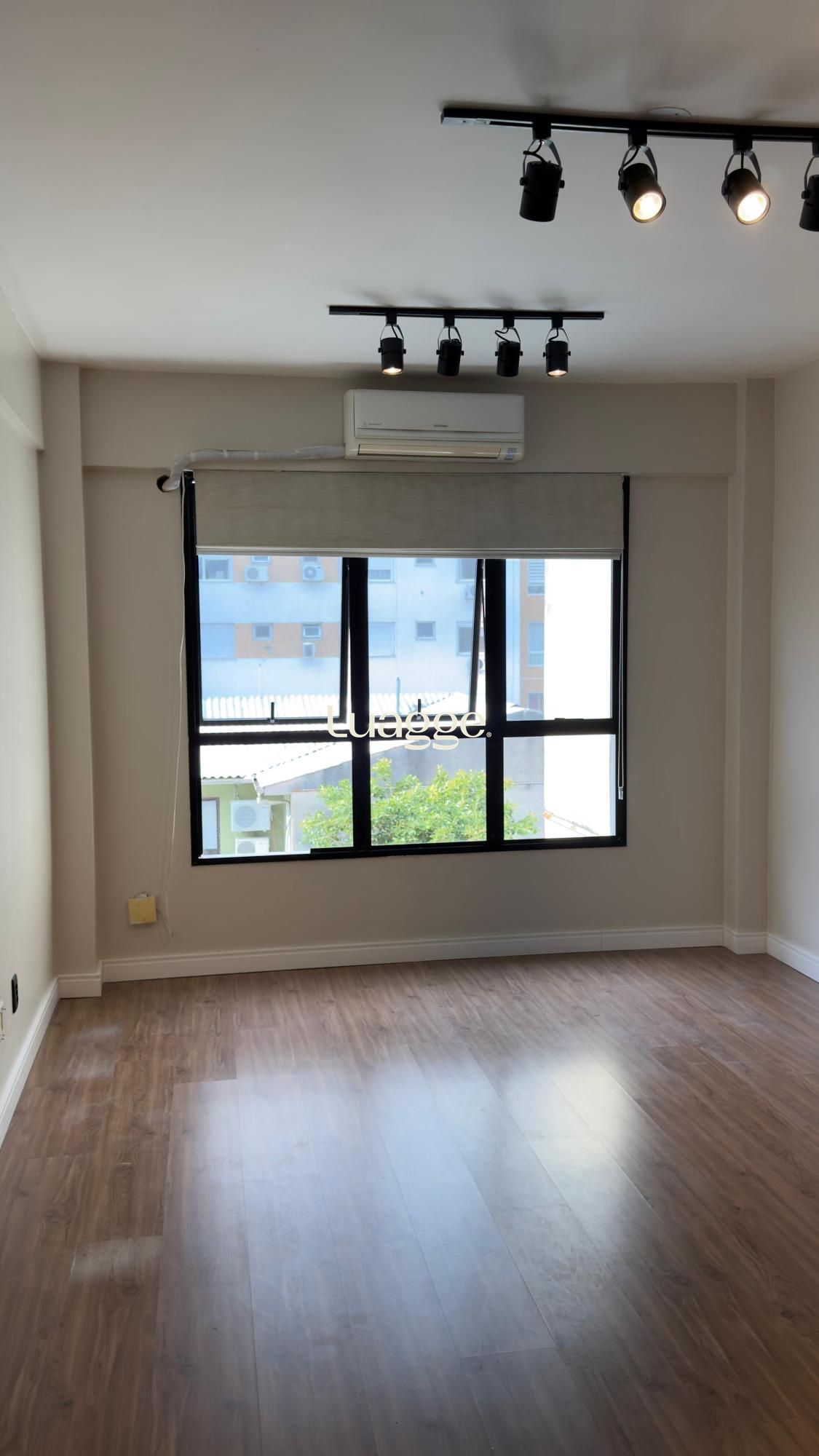 Sala Comercial, 1 sala, à venda, 27 m², Mont Serrat - Porto Alegre — foto 2