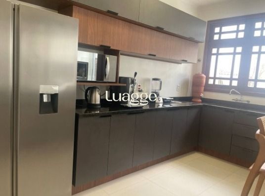 Casa à venda com 3 quartos, 286m² - Foto 7