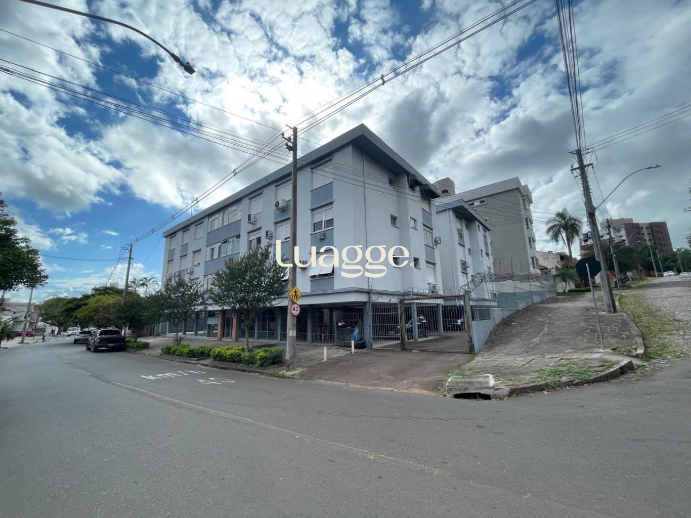 Apartamento à venda com 2 quartos, 73m² - Foto 2
