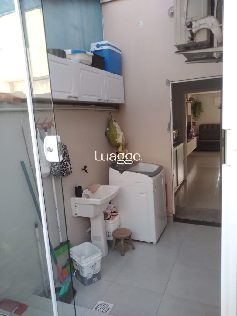 Casa à venda com 3 quartos, 63m² - Foto 8