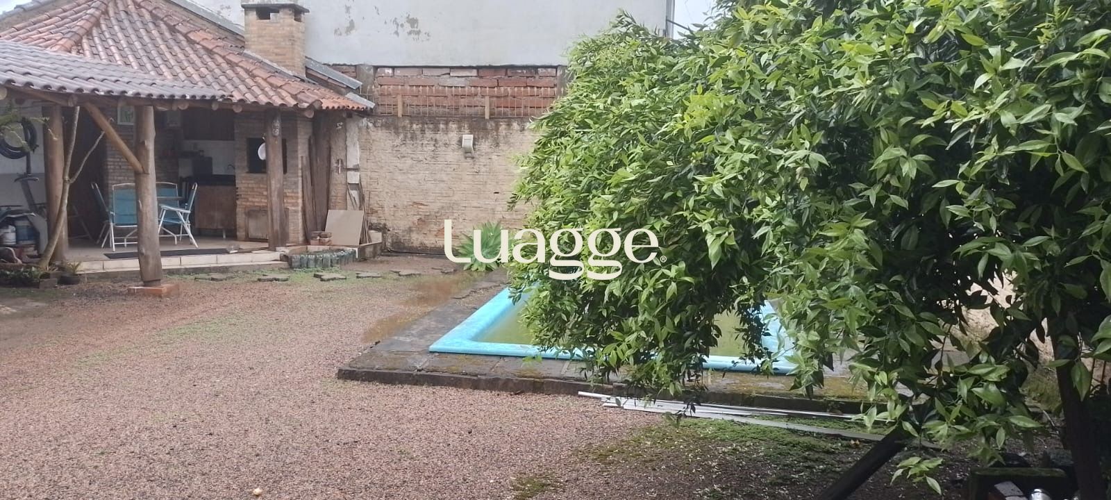 Casa à venda com 3 quartos, 133m² - Foto 1