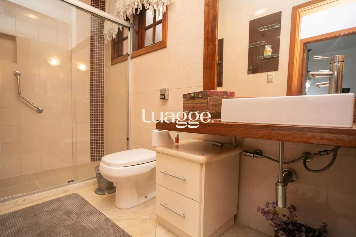 Casa à venda com 4 quartos, 281m² - Foto 26