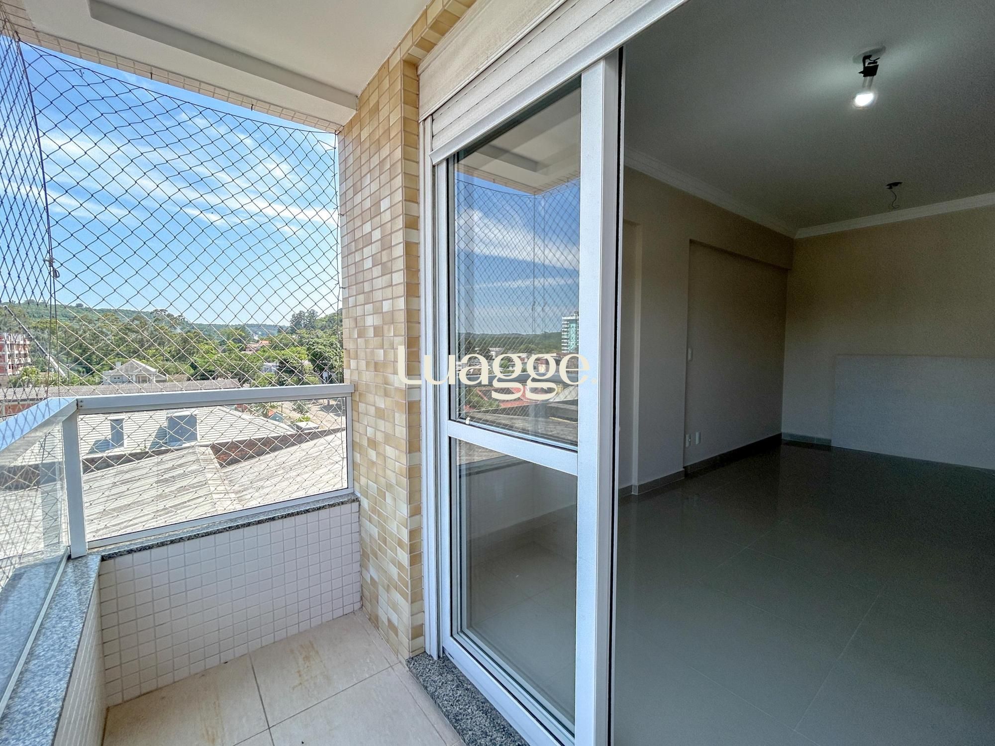 Apartamento à venda com 3 quartos, 112m² - Foto 2