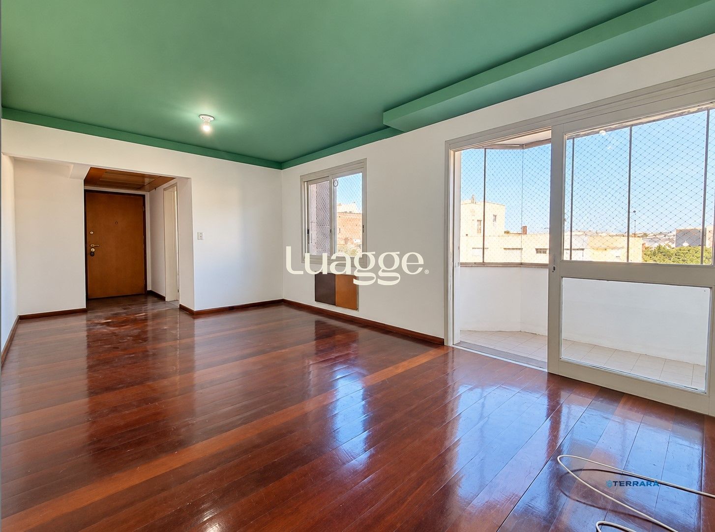Apartamento com 2 quartos e 1 vaga à venda em Centro Histórico.
