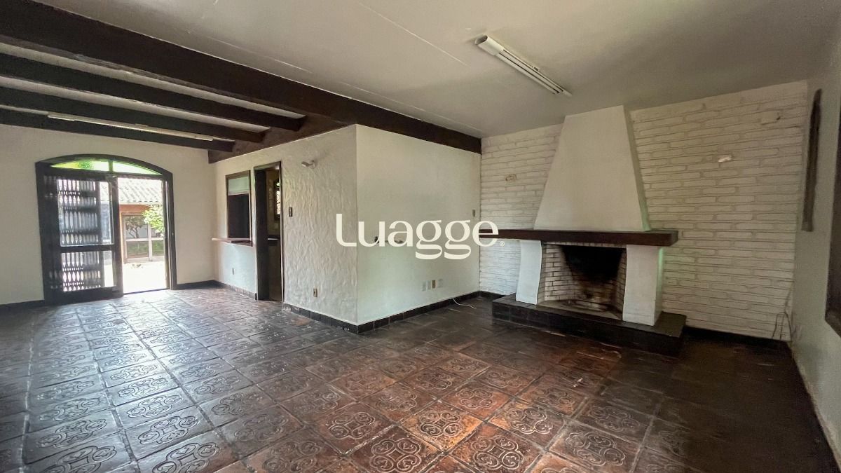 Casa à venda com 5 quartos, 389m² - Foto 4