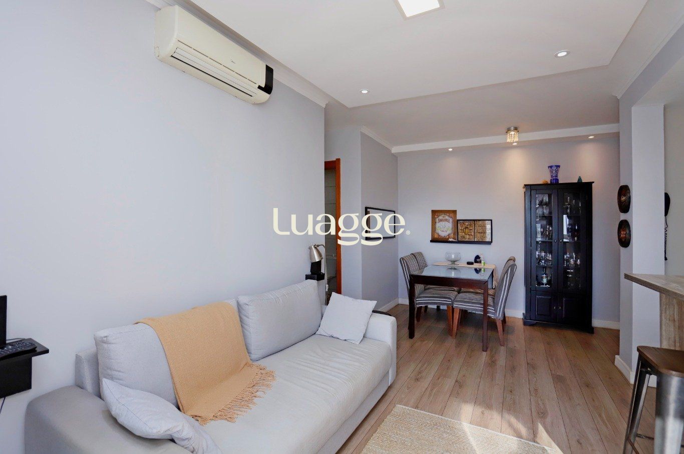 Apartamento à venda com 2 quartos, 64m² - Foto 3