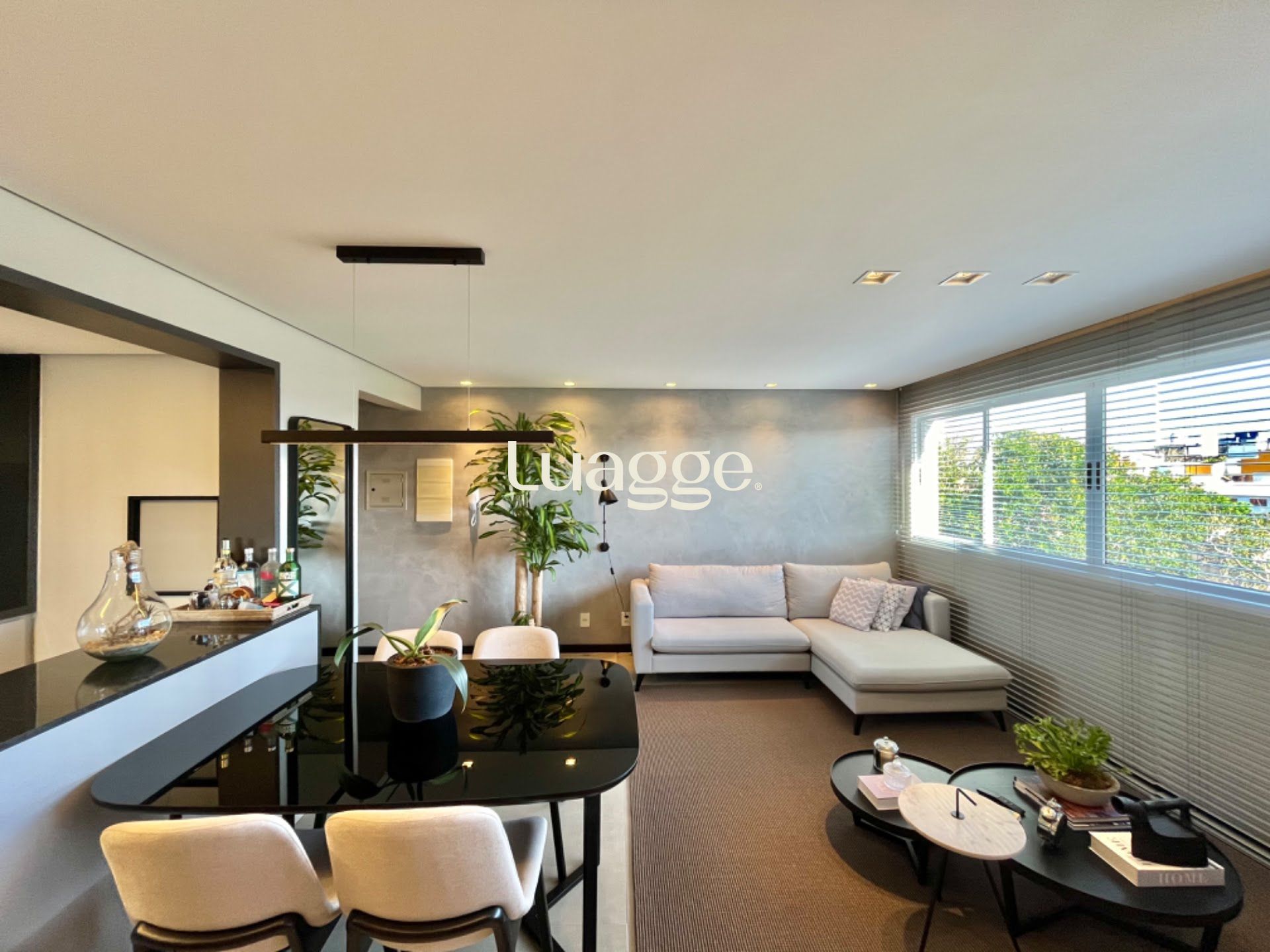 Apartamento à venda com 2 quartos, 71m² - Foto 2