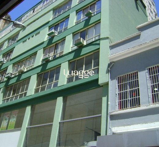 Vendo apartamento 46m², 1 dorm., sala, cozinha e banheiro no centro!