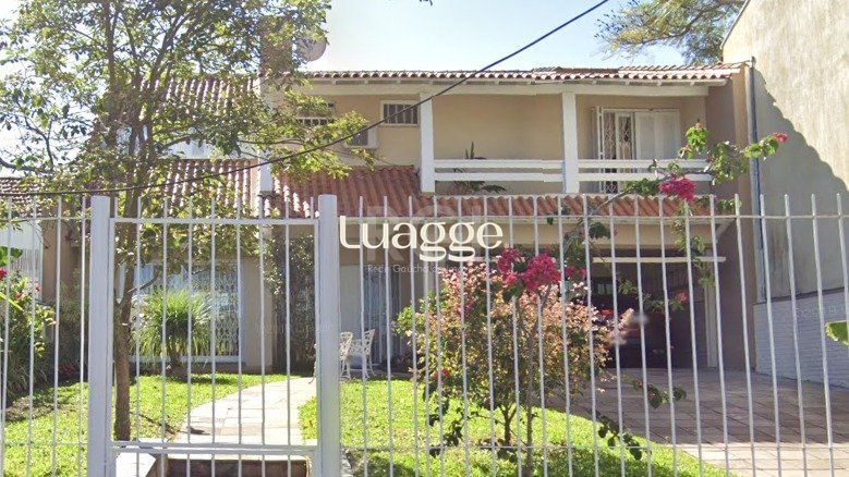 Casa em Porto Alegre, no bairro Jardim Isabel, com 4 dormitório(s), e 4 banheiro