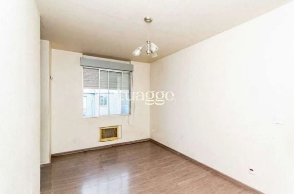Apartamento 2 quartos, piso laminado, garagem coberta, próximo á UNIRRITER e 4 quadras Protásio Alves.