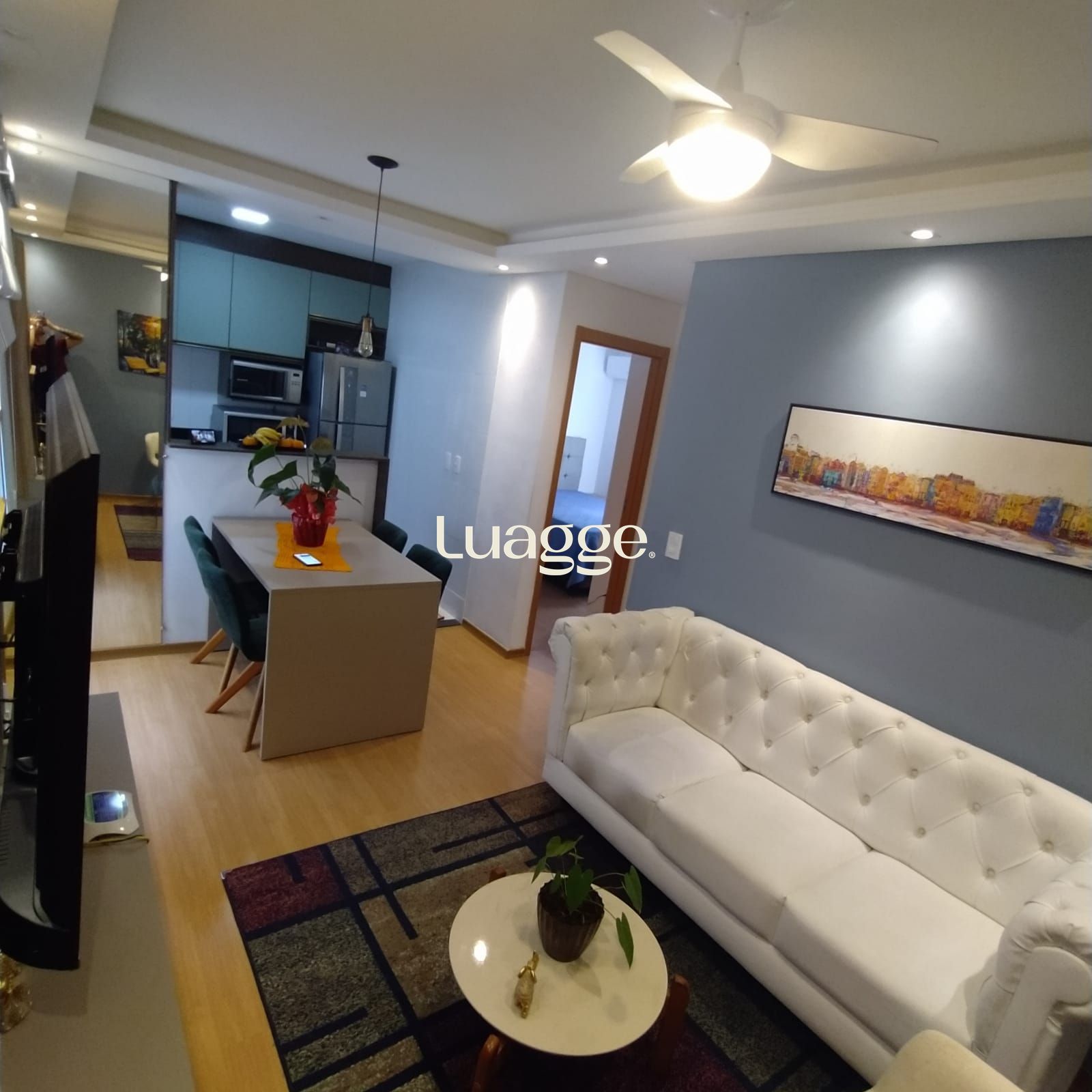 Apartamento de 2 dormitórios, mobiliado, com vaga exclusiva de estacionamento