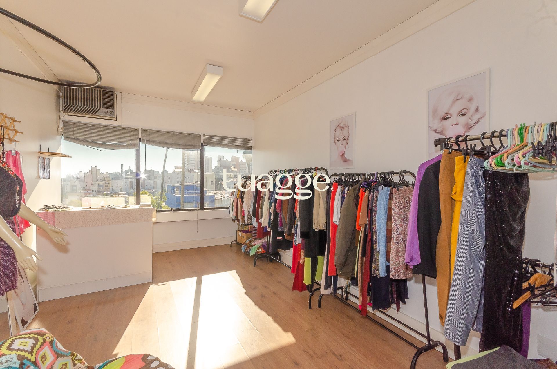 Centro Profissional El Greco Sala Comercial no Bairro Petrópolis