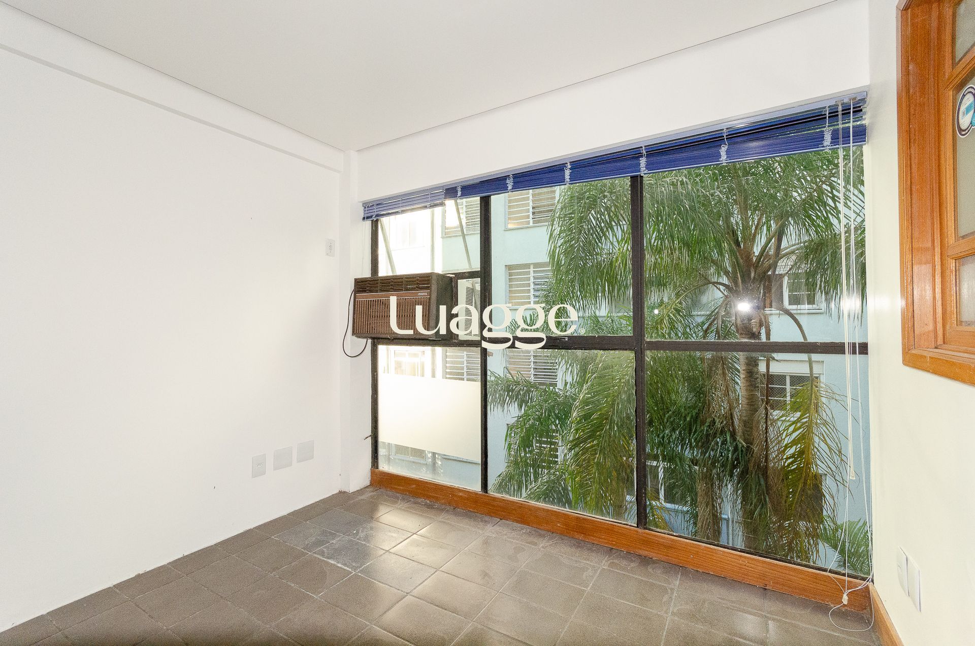 Sala comercial na Avenida Cristóvão Colombo