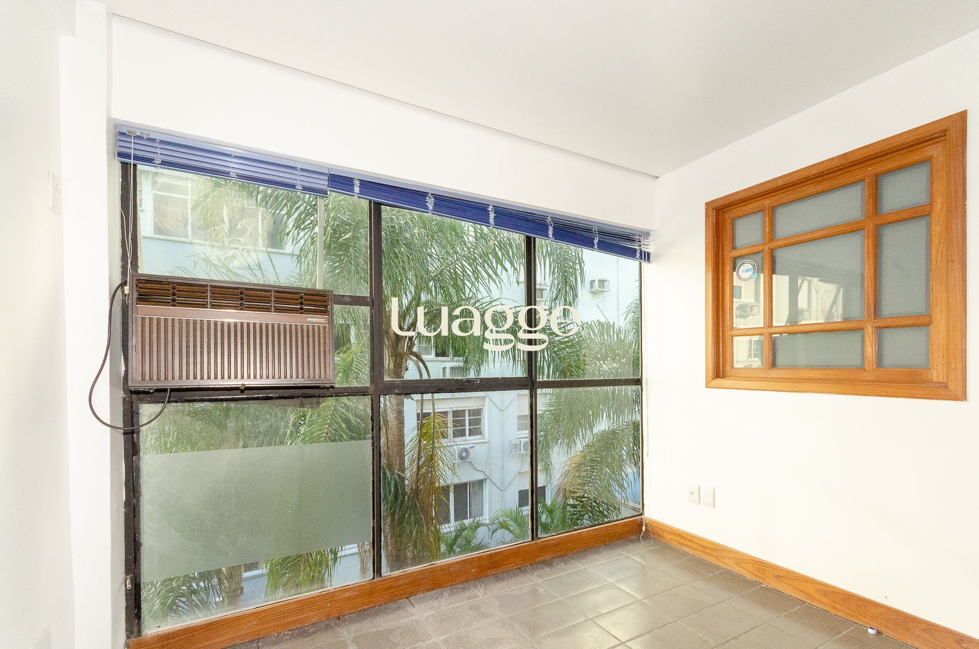 Sala Comercial, 2 salas, à venda, 28 m², Floresta - Porto Alegre — foto 2