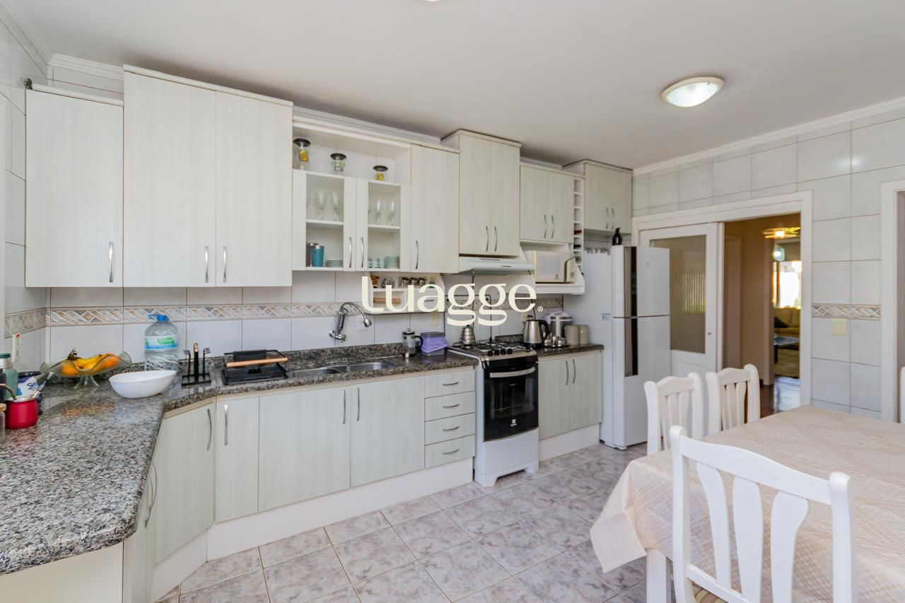 Sobrado à venda com 4 quartos, 274m² - Foto 2