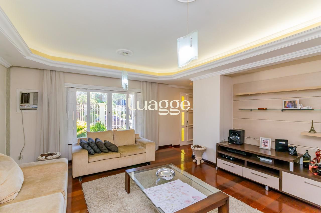 Sobrado à venda com 4 quartos, 274m² - Foto 1