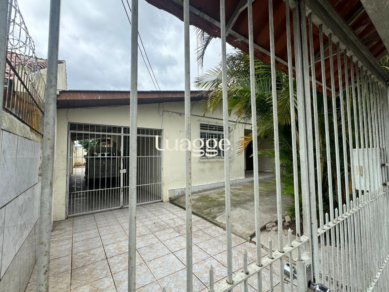 Casa à venda com 3 quartos, 301m² - Foto 2