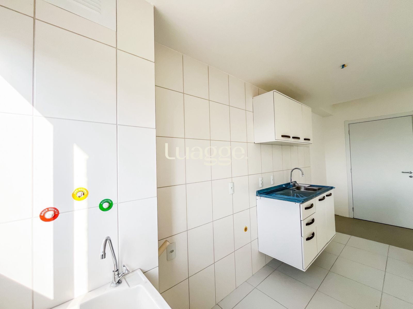 Apartamento à venda com 2 quartos, 65m² - Foto 4