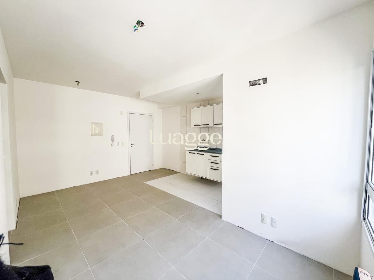 Apartamento à venda com 2 quartos, 65m² - Foto 3