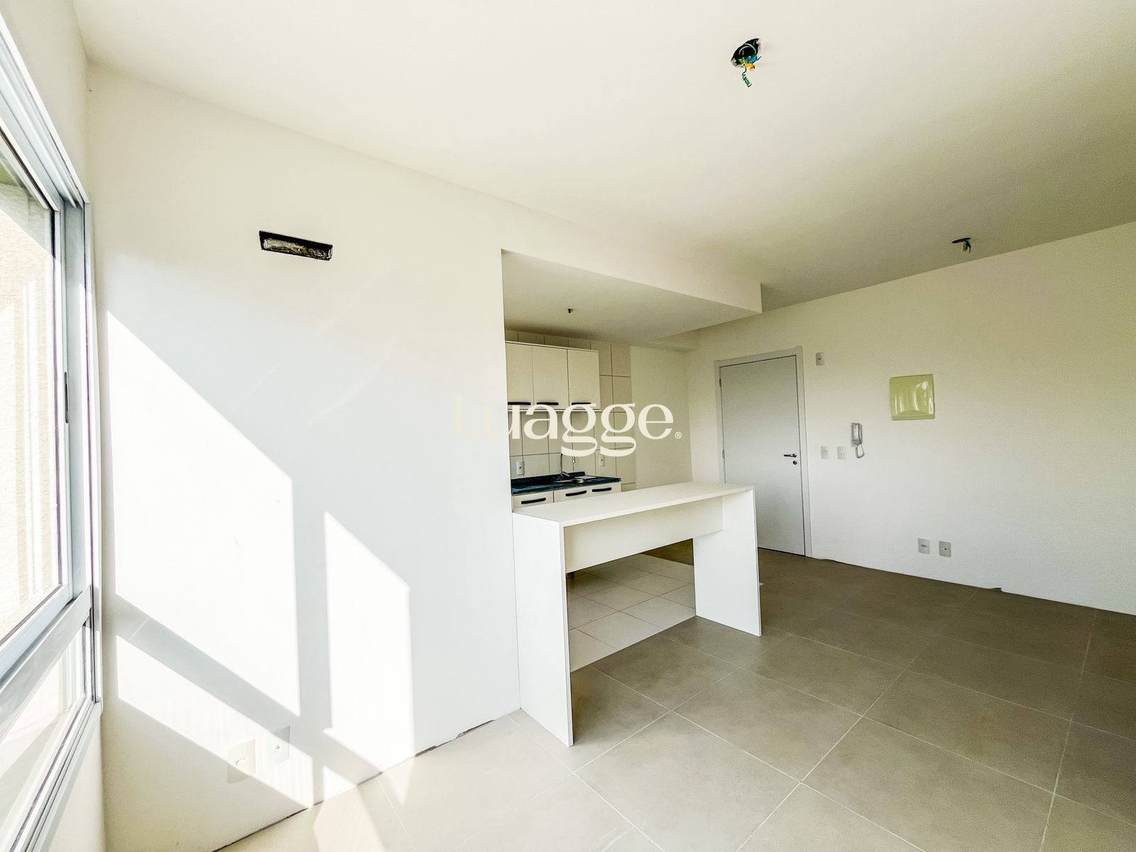 Apartamento à venda com 2 quartos, 65m² - Foto 3