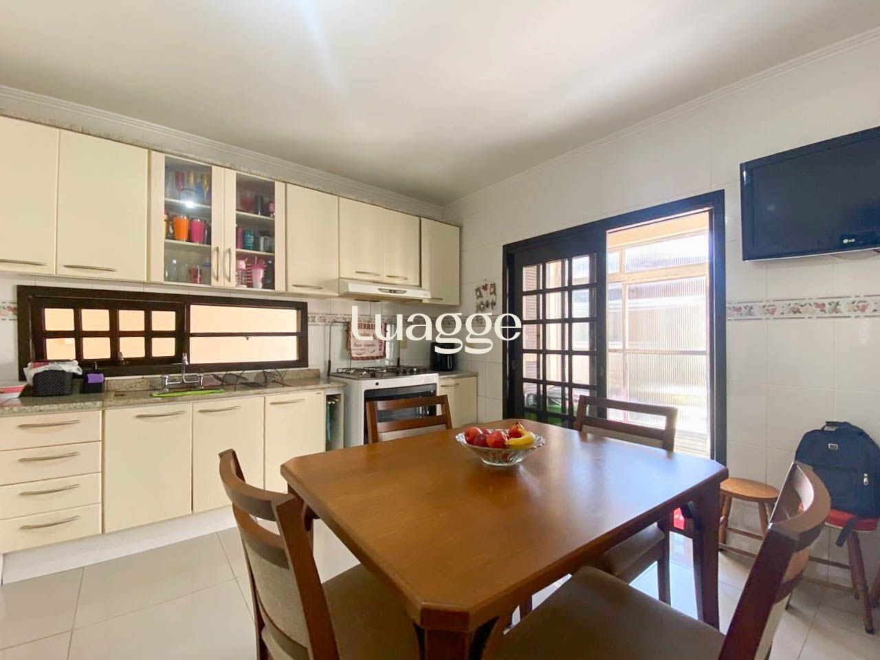 Casa à venda com 3 quartos, 219m² - Foto 9