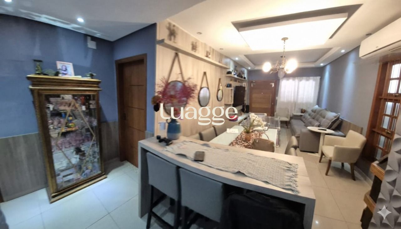 Casa à venda com 5 quartos, 149m² - Foto 1
