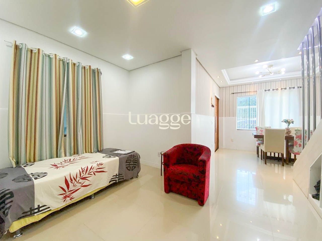 Casa à venda com 3 quartos, 198m² - Foto 6